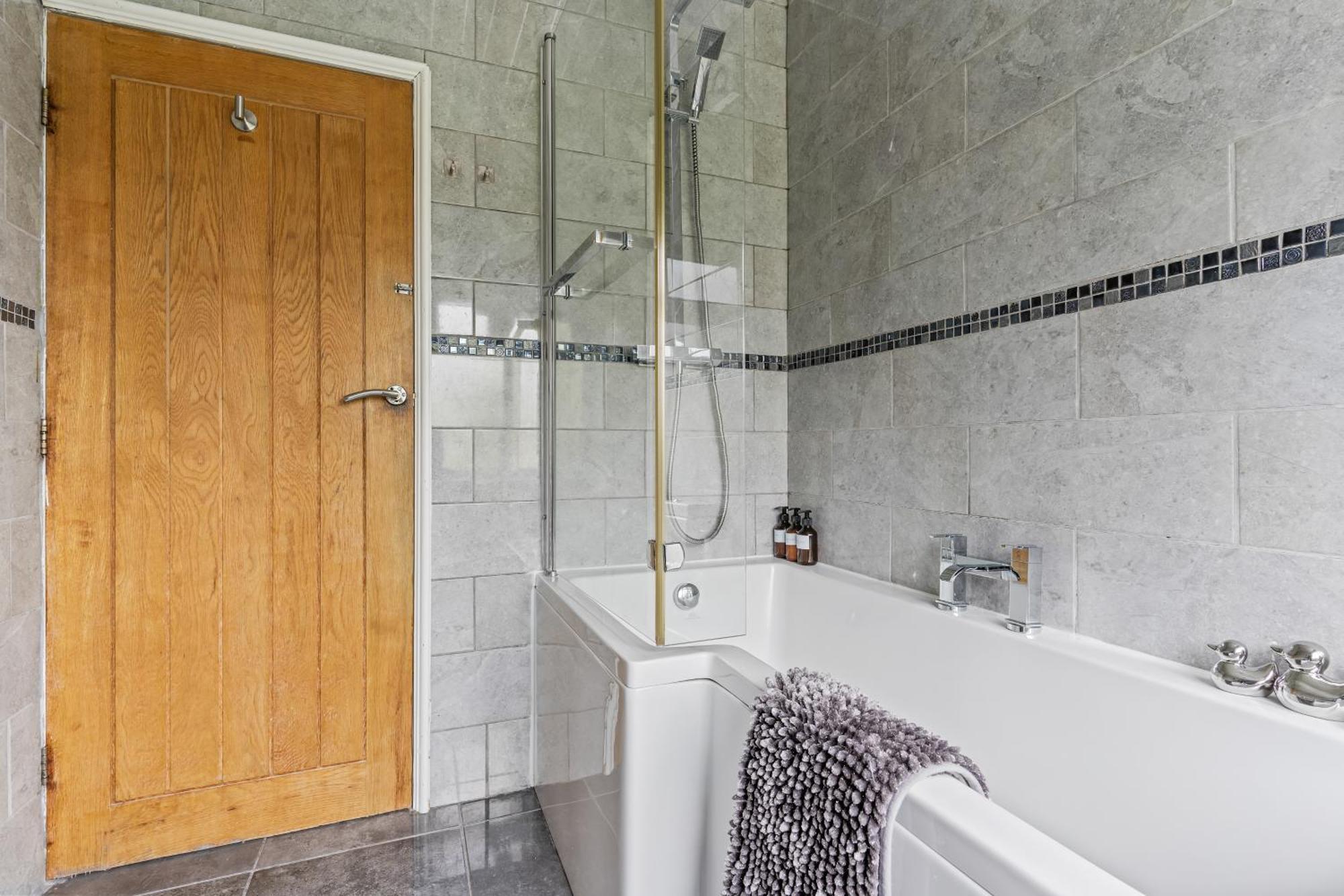 Spacious 3 Bedroom House, 6 Beds, Digbeth, Hs2 Phoenix Yard, Smithfield Site, Solihull Jlr, Nec, Arden Cross- Driveway Groups Families Contractors & Free Netflix Arz