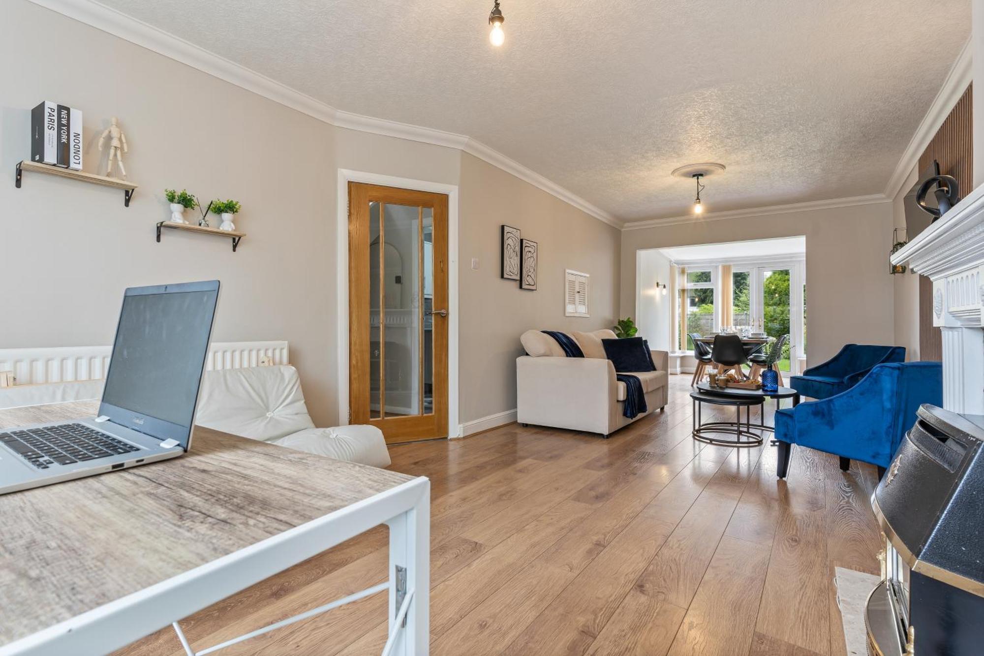 Spacious 3 Bedroom House, 6 Beds, Digbeth, Hs2 Phoenix Yard, Smithfield Site, Solihull Jlr, Nec, Arden Cross- Driveway Groups Families Contractors & Free Netflix Arz Holiday home Birmingham