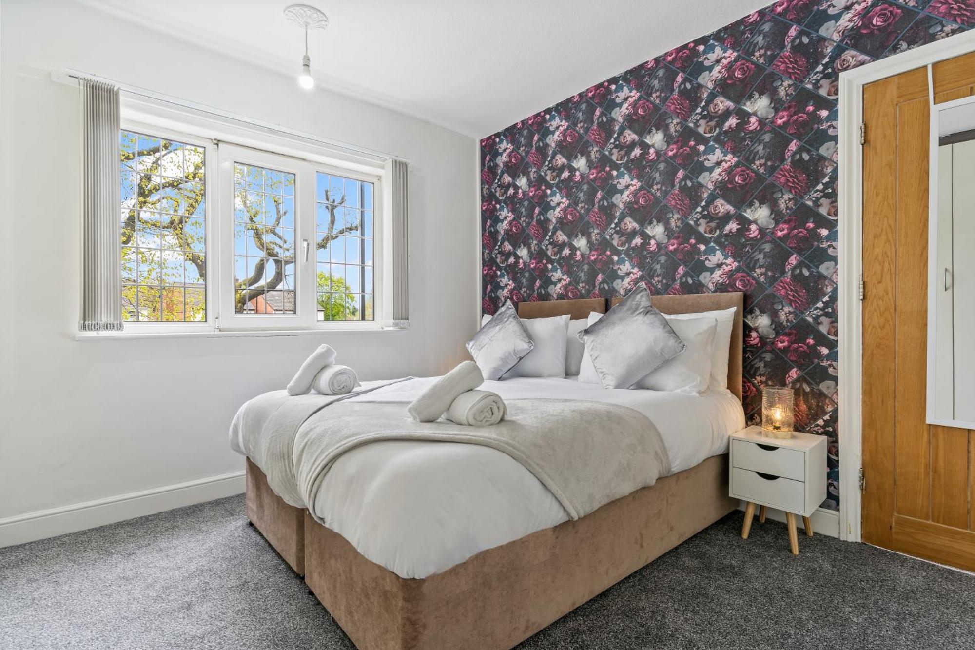 Spacious 3 Bedroom House, 6 Beds, Digbeth, Hs2 Phoenix Yard, Smithfield Site, Solihull Jlr, Nec, Arden Cross- Driveway Groups Families Contractors & Free Netflix Arz Birmingham
