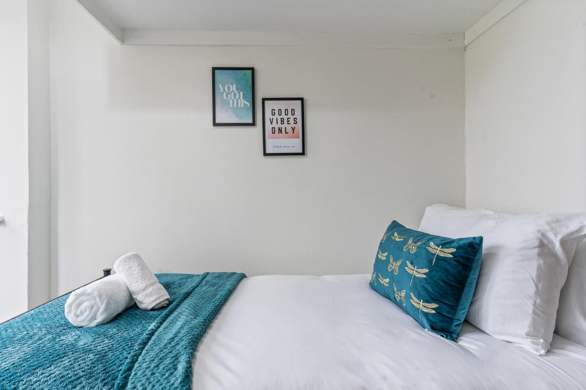 Spacious 3 Bedroom House, 6 Beds, Digbeth, Hs2 Phoenix Yard, Smithfield Site, Solihull Jlr, Nec, Arden Cross- Driveway Groups Families Contractors & Free Netflix Arz Birmingham